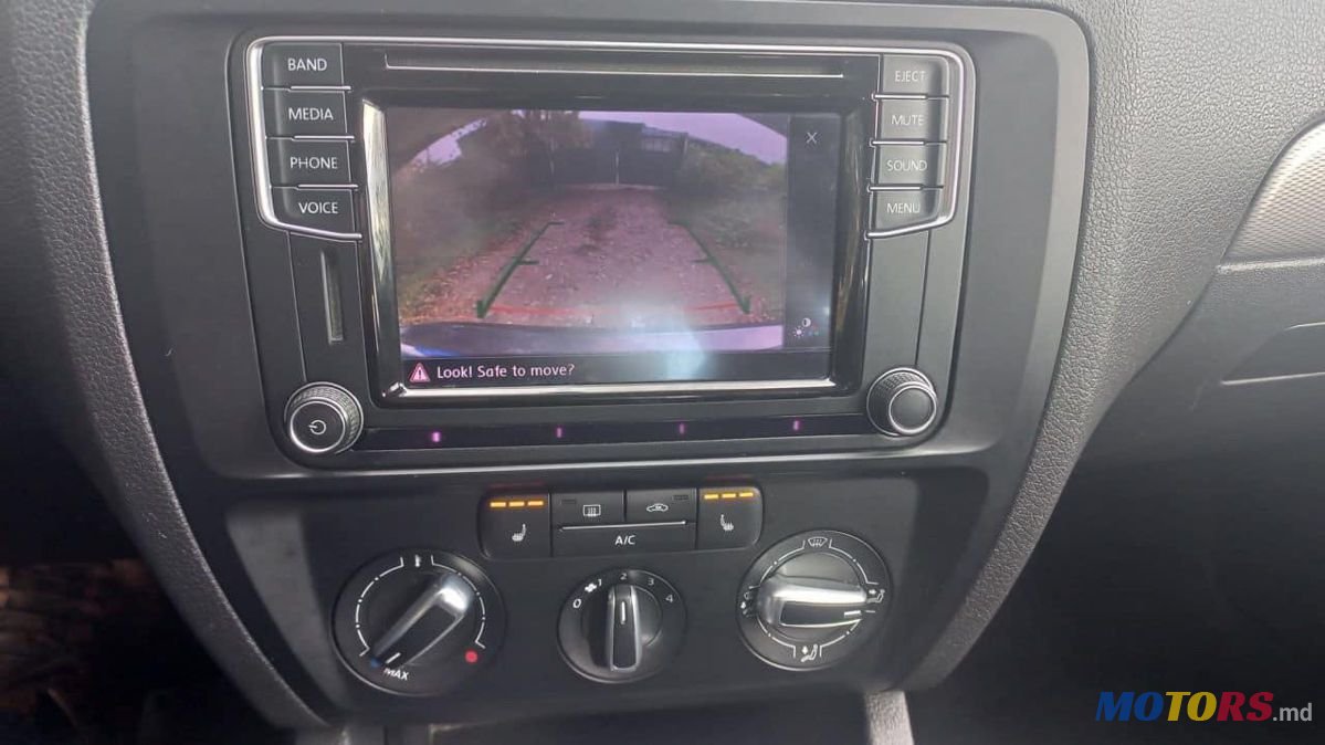 2016' Volkswagen Jetta photo #4