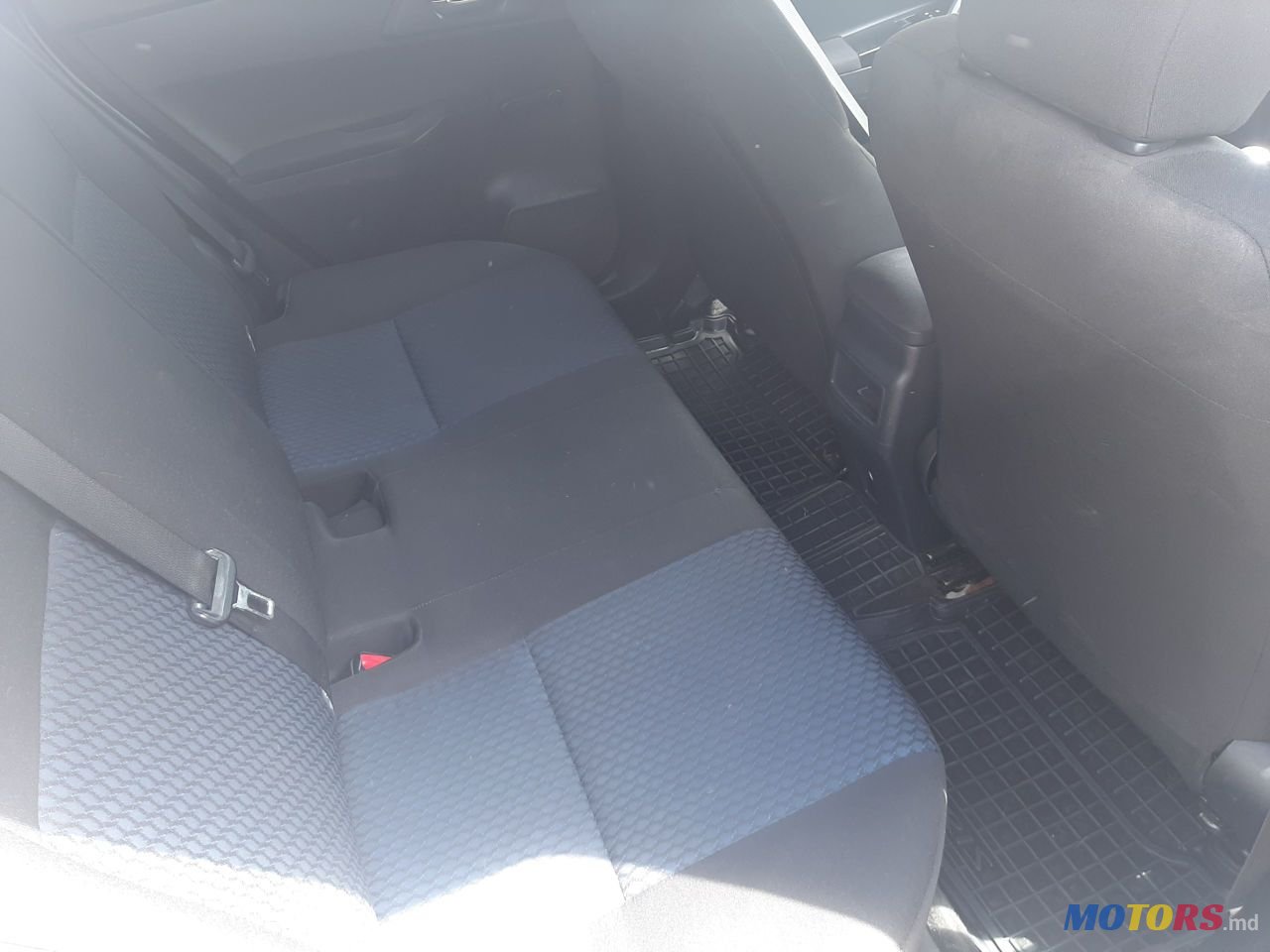 2014' Toyota Auris photo #2