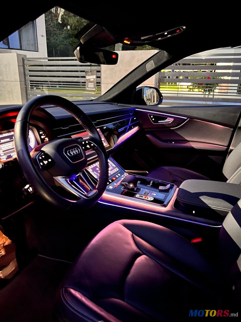 2019' Audi Q8 photo #4