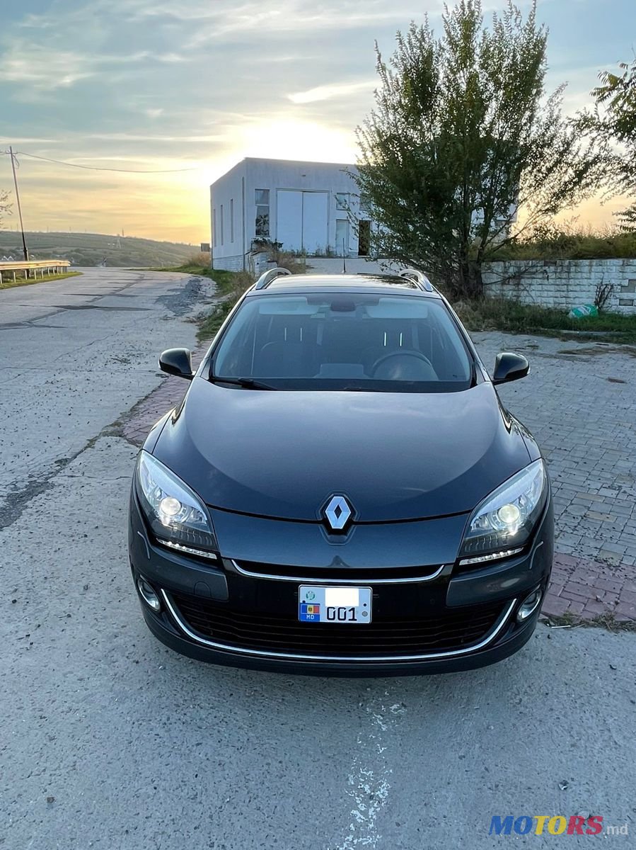 2012' Renault Megane photo #2