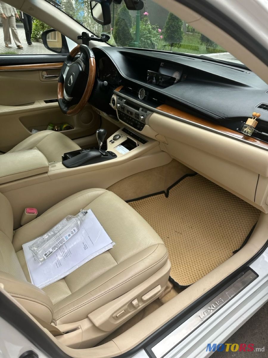 2014' Lexus Es Series photo #6