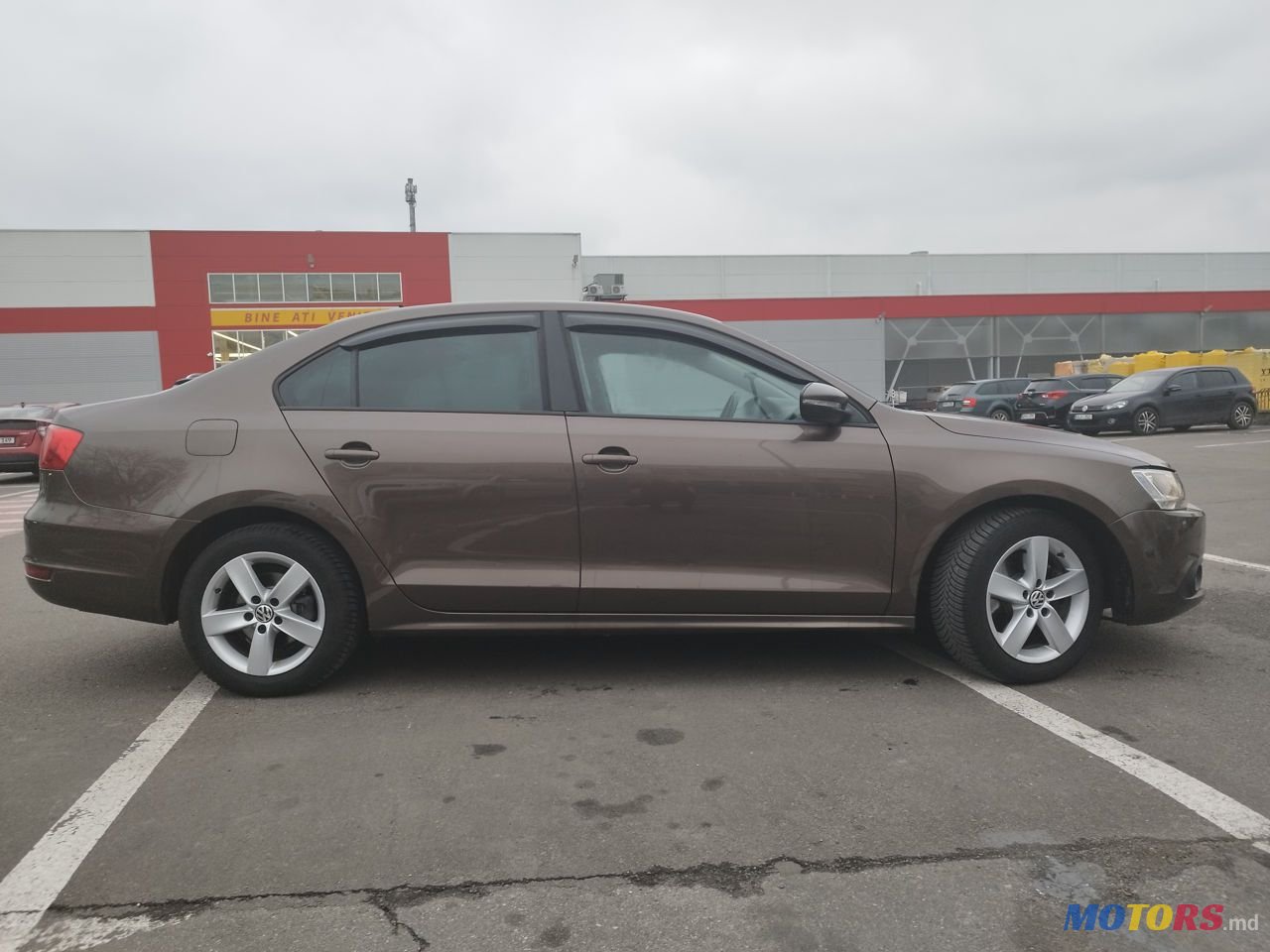 2011' Volkswagen Jetta photo #2