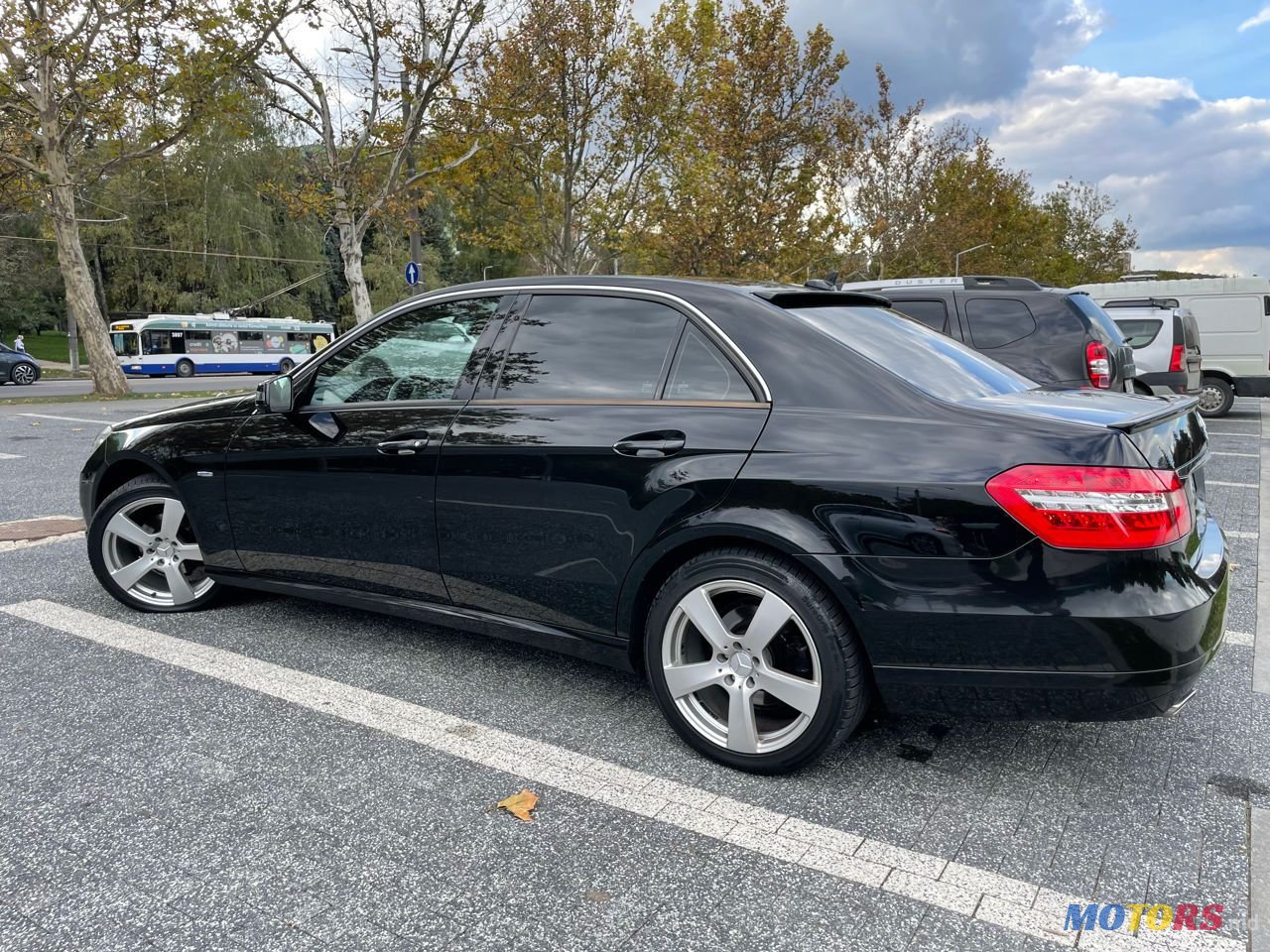 2011' Mercedes-Benz E Класс photo #3