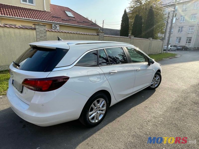 2019' Opel Astra photo #5