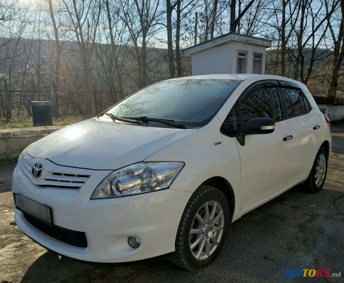 2010' Toyota Auris photo #3