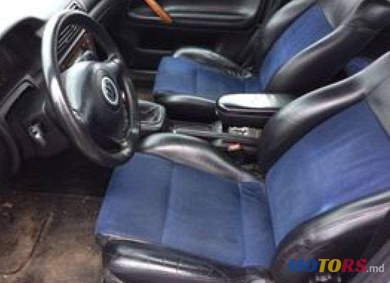 1999' Volkswagen Passat photo #2