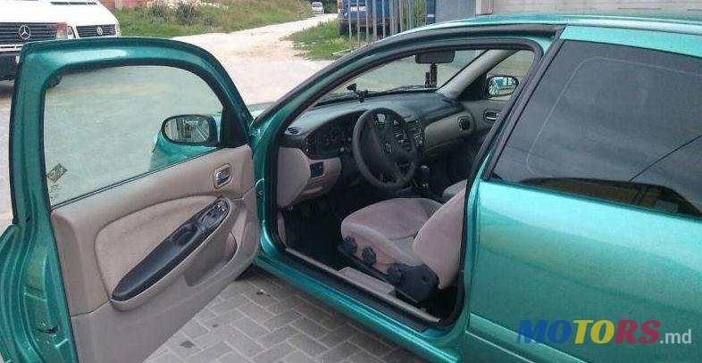 2000' Nissan Almera photo #1