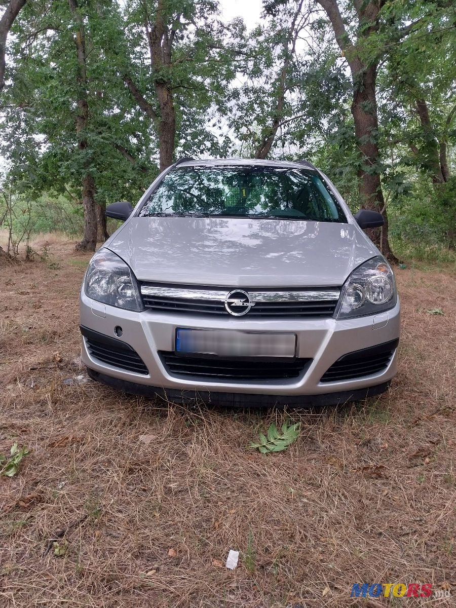 2005' Opel Astra photo #1