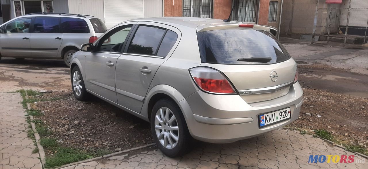 2006' Opel Astra photo #2