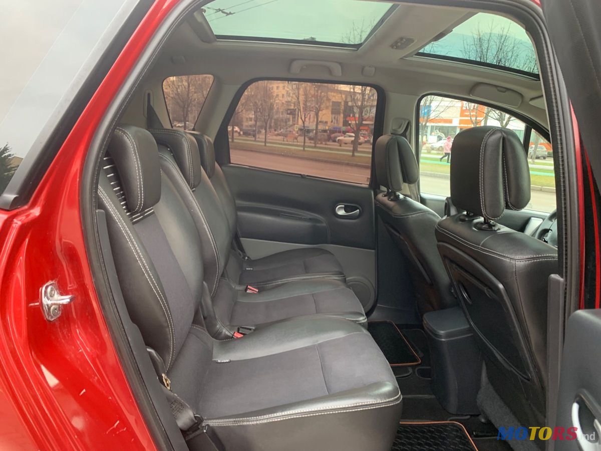 2009' Renault Scenic photo #5