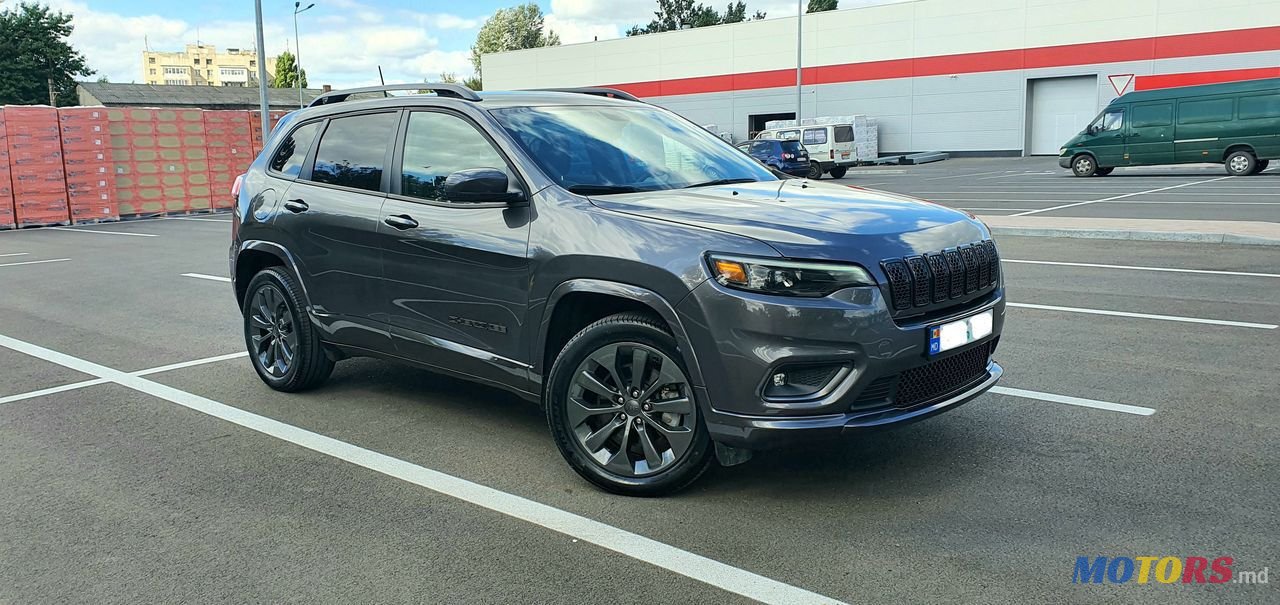 2018' Jeep Cherokee photo #5