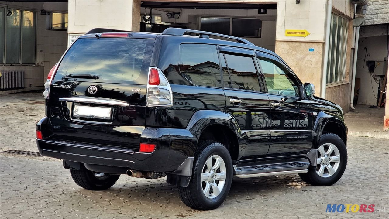 2006' Toyota Land Cruiser photo #3