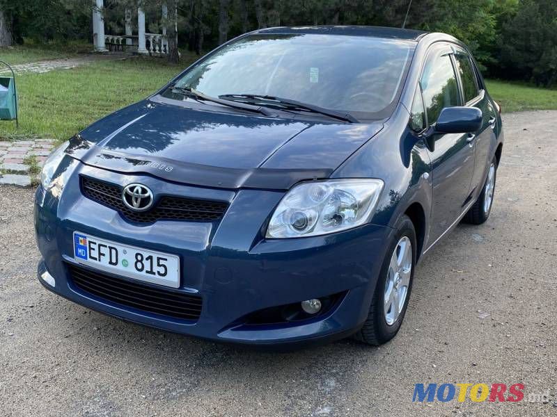 2008' Toyota Auris photo #1