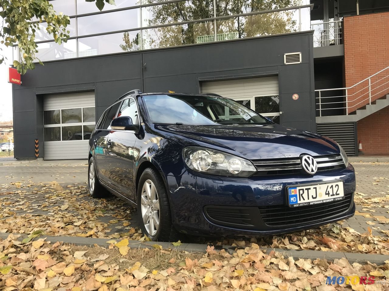 2010' Volkswagen Golf photo #2