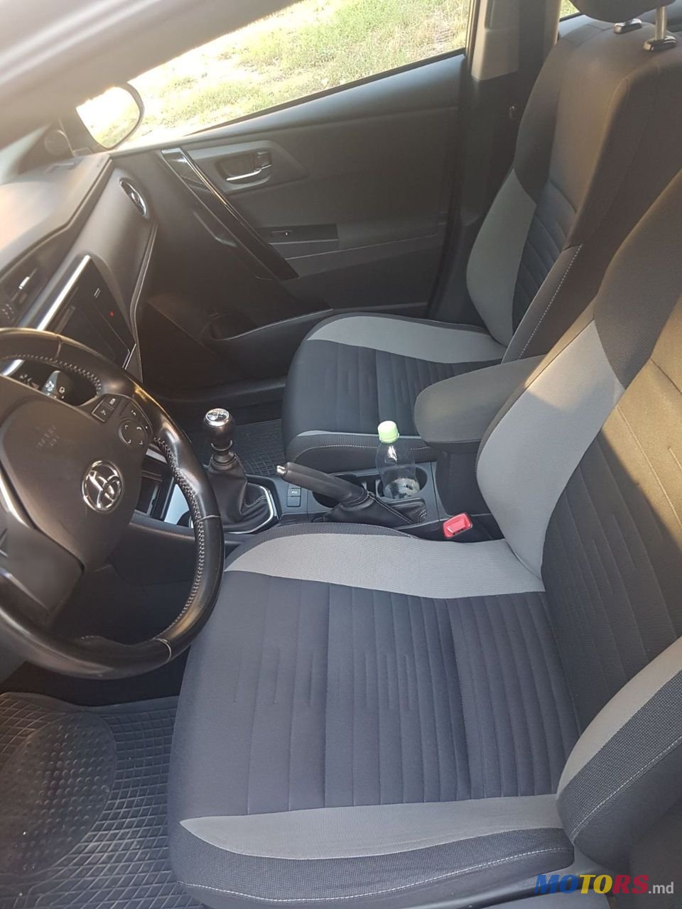 2015' Toyota Auris photo #4