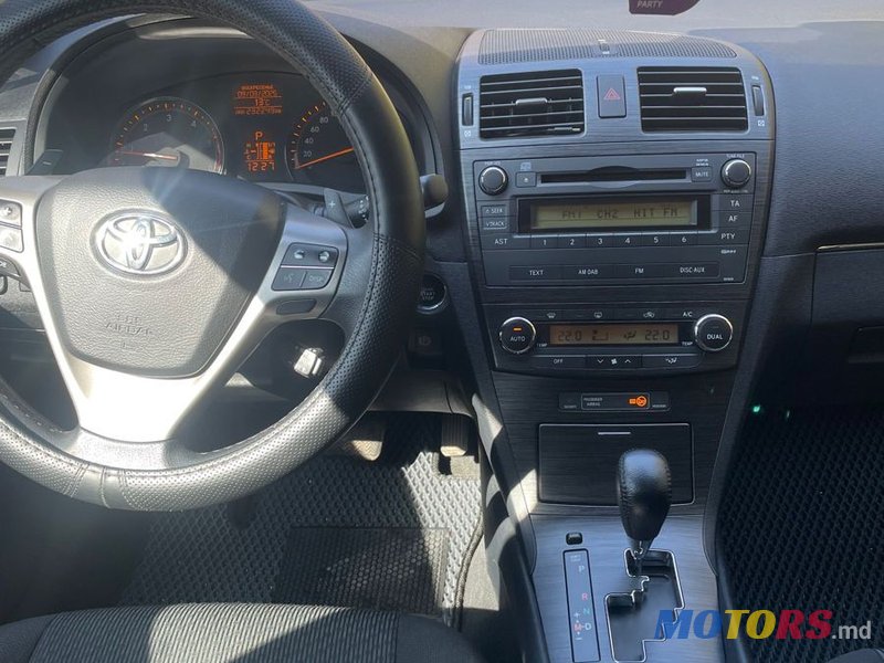 2010' Toyota Avensis photo #5