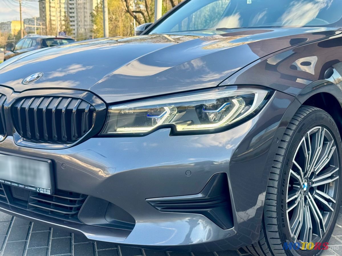 2020' BMW 3 Series photo #5