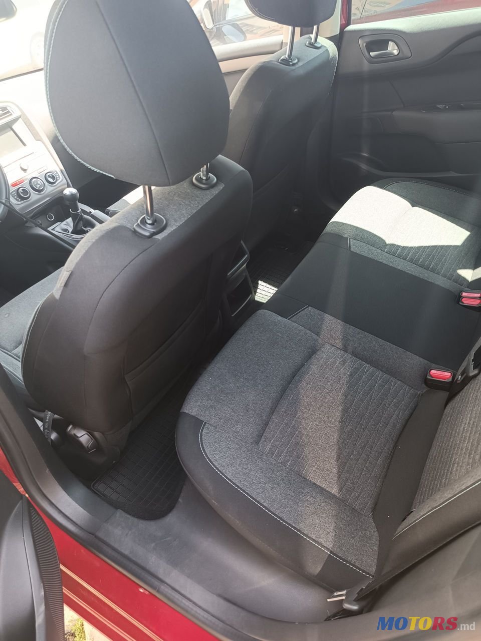 2015' Citroen C4 photo #6