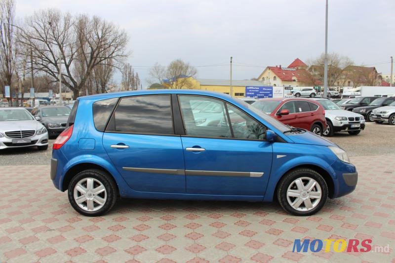 2005' Renault Scenic photo #1