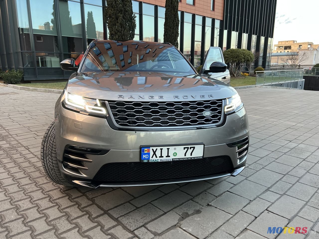 2018' Land Rover Range Rover Velar photo #4