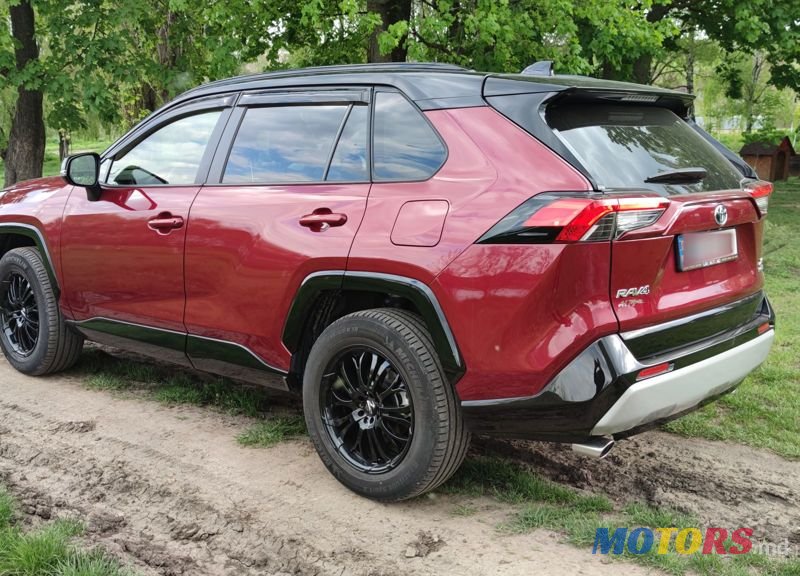 2020' Toyota RAV4 photo #4