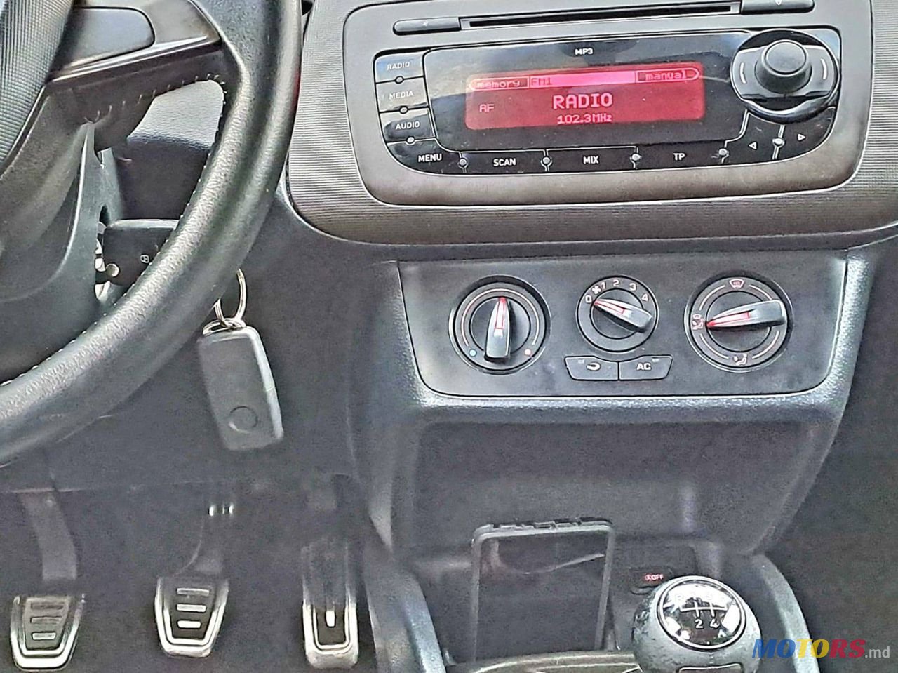 2012' SEAT Ibiza photo #5