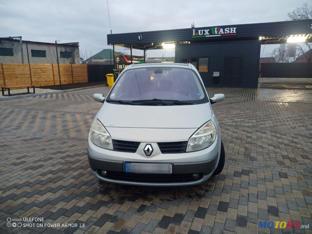 2004' Renault Grand Scenic photo #1