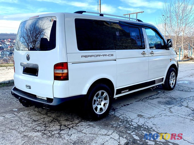 2006' Volkswagen Transporter photo #5