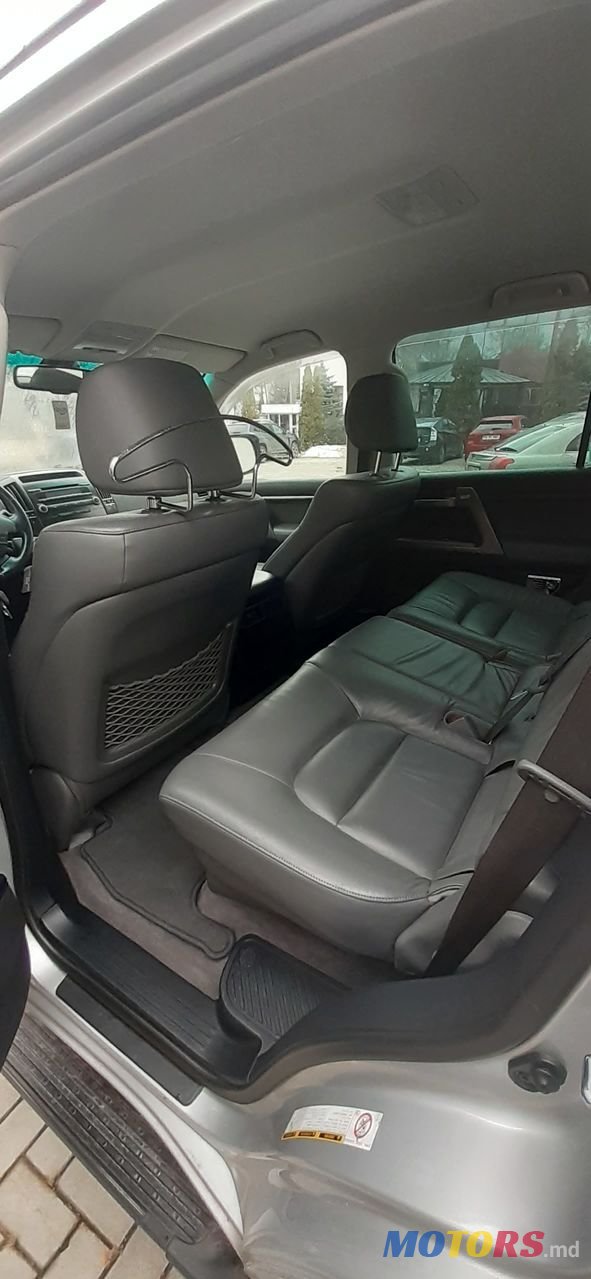 2009' Toyota Land Cruiser photo #5