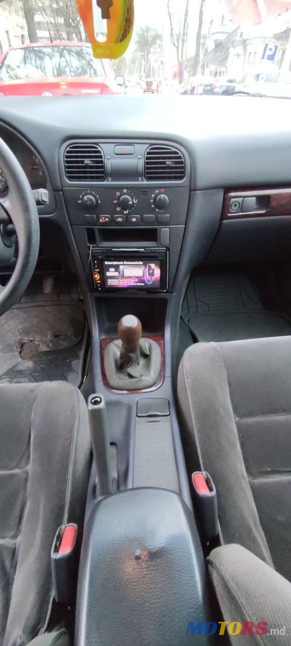 2001' Volvo V40 photo #6