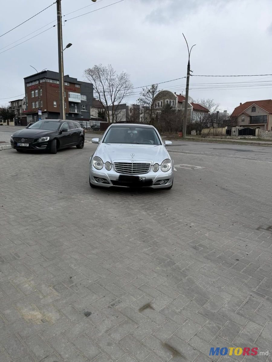 2008' Mercedes-Benz E-Class photo #2
