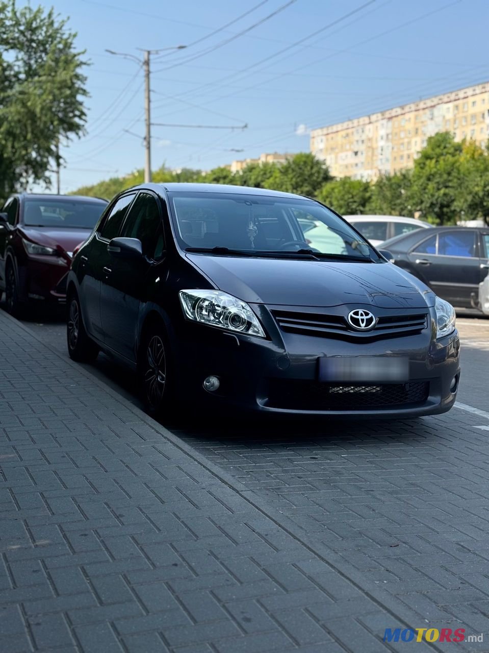 2011' Toyota Auris photo #1