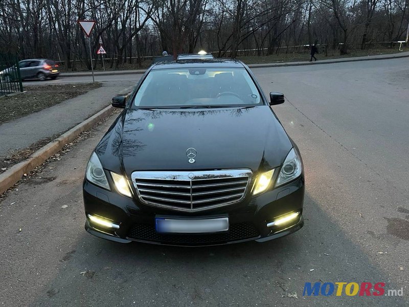 2011' Mercedes-Benz E-Class photo #1