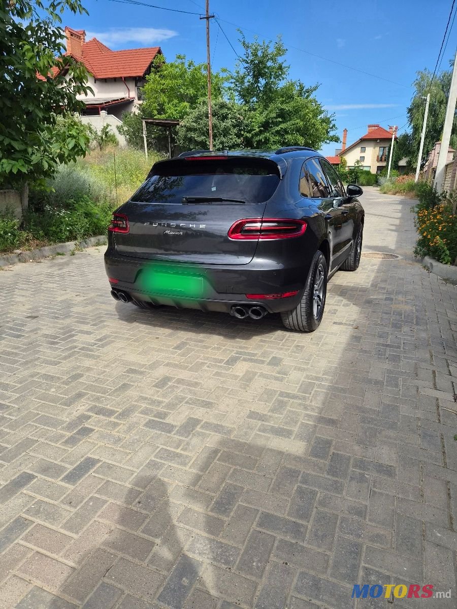 2018' Porsche Macan photo #2