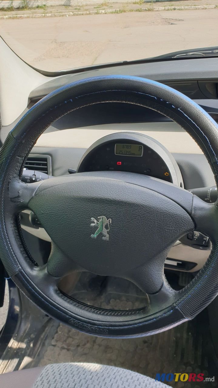 2009' Peugeot 807 photo #6