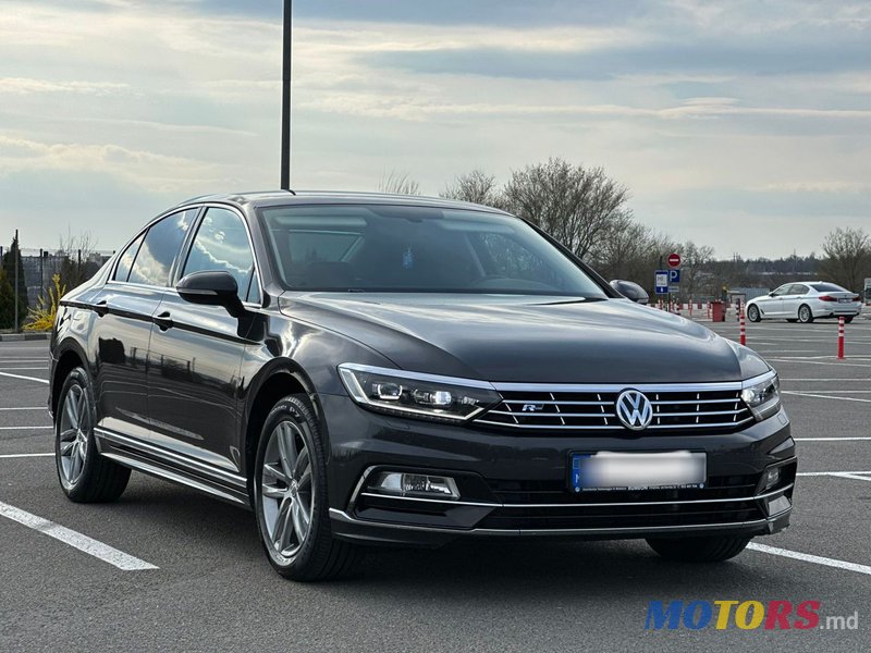 2018' Volkswagen Passat photo #2