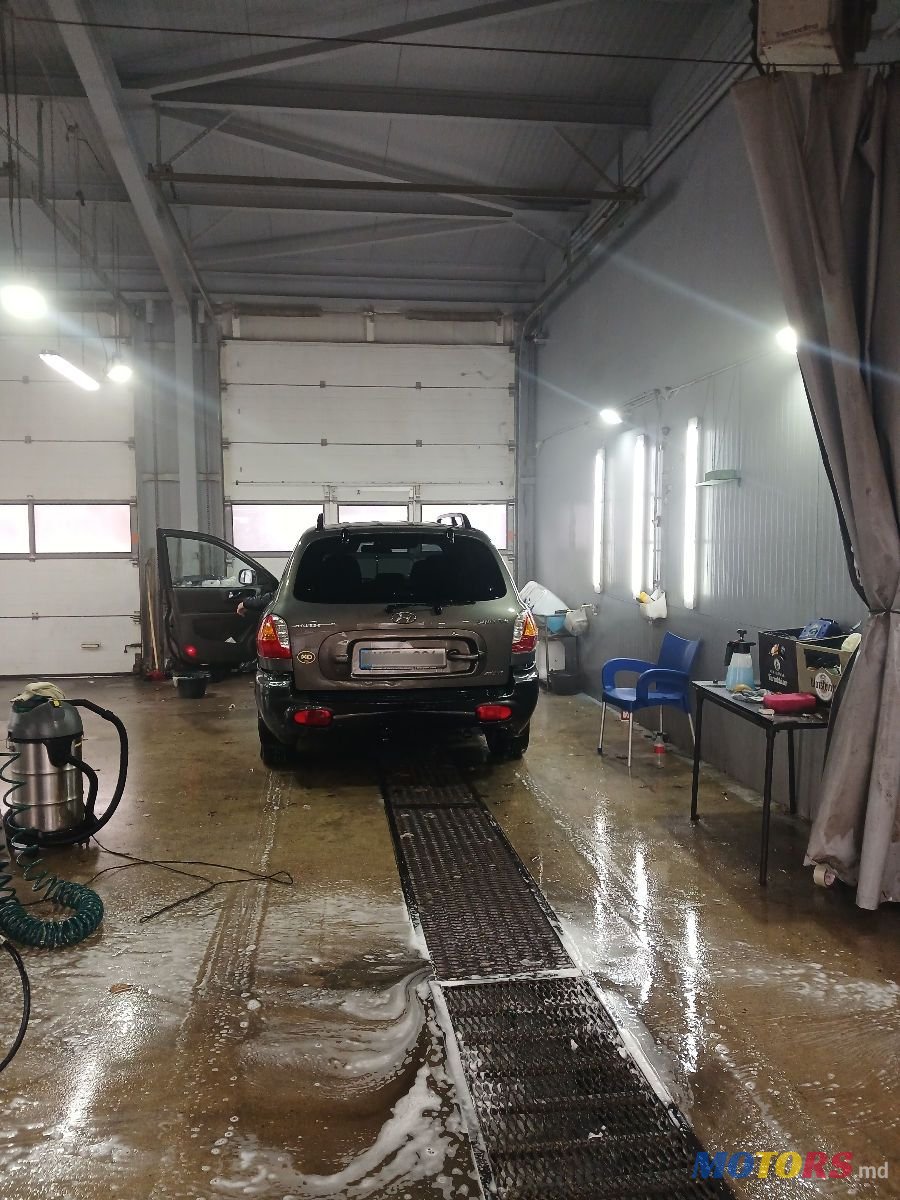 2004' Hyundai Santa Fe photo #4