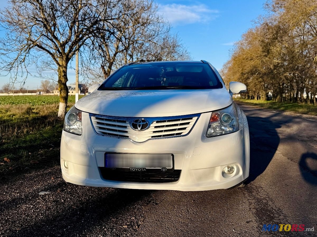 2011' Toyota Avensis photo #1