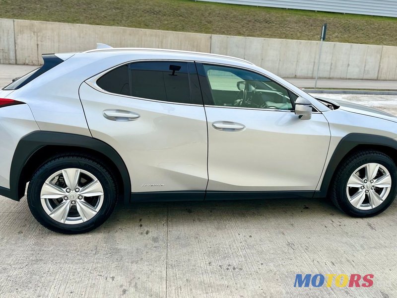 2020' Lexus UX photo #6