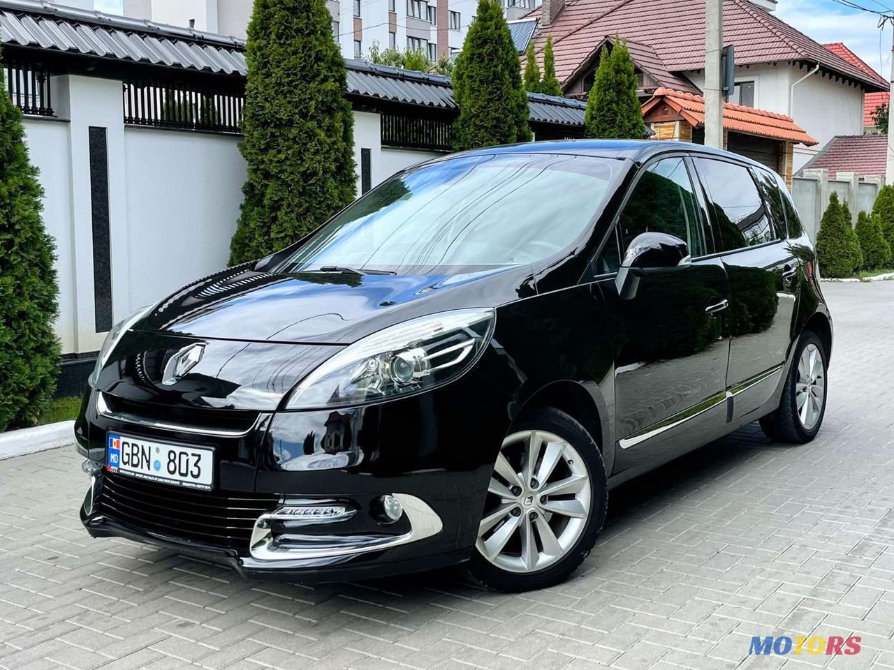 2012' Renault Scenic photo #2
