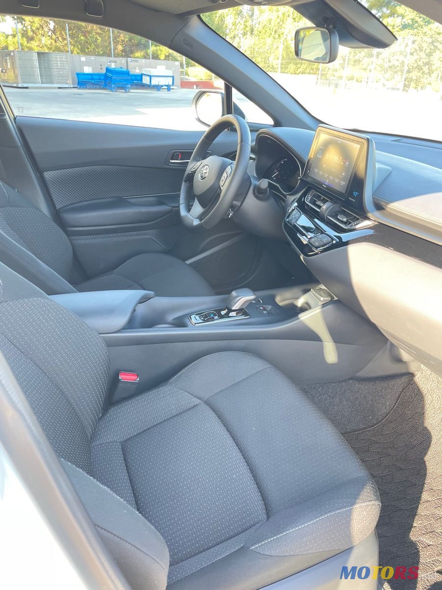 2021' Toyota C-HR photo #5