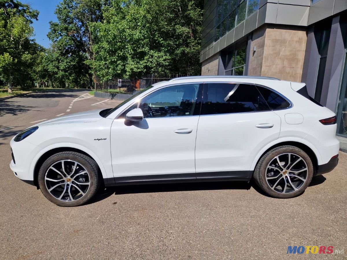 2019' Porsche Cayenne photo #6