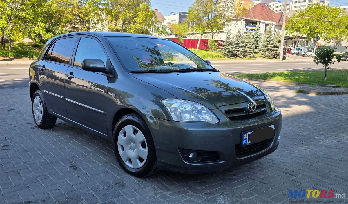 2005' Toyota Corolla photo #2