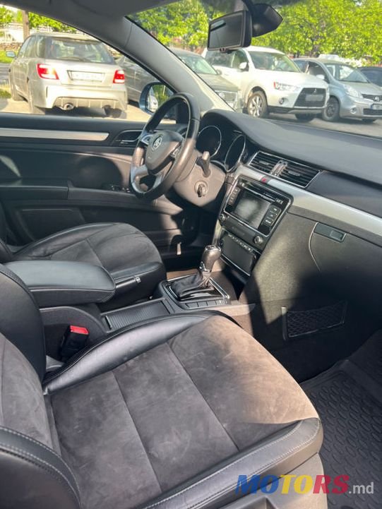 2014' Skoda Superb photo #2