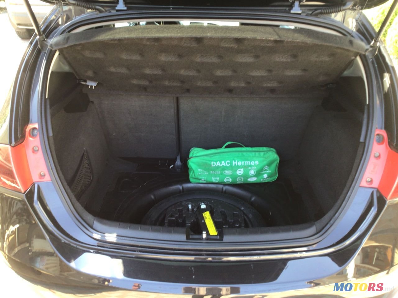 2009' SEAT Leon photo #6