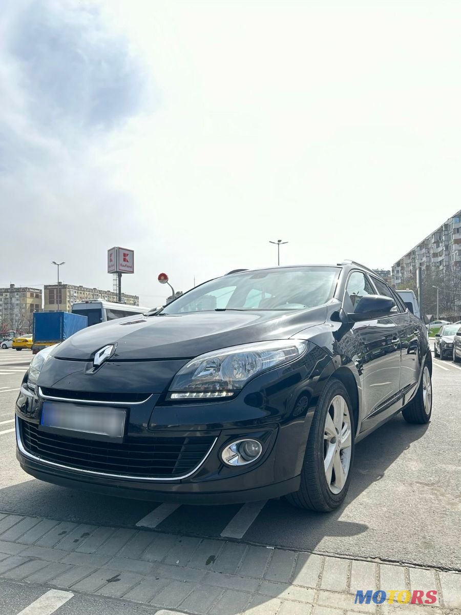 2012' Renault Megane photo #1