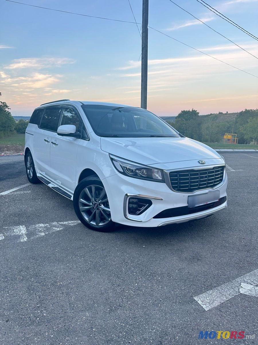 2018' Kia Carnival photo #2