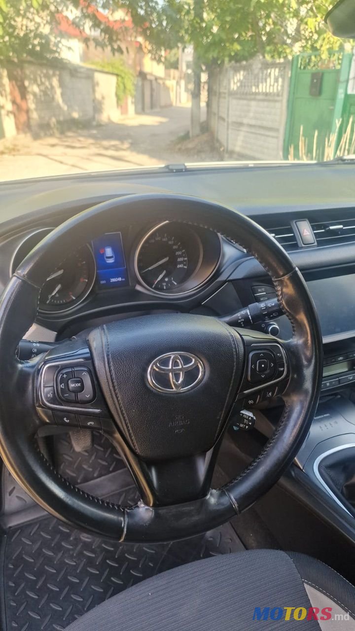 2016' Toyota Avensis photo #6