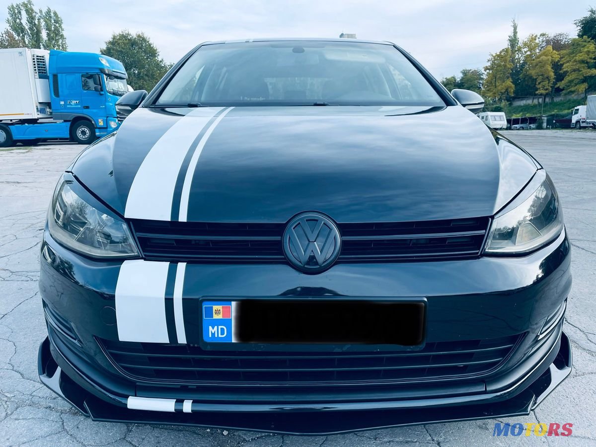2016' Volkswagen Golf photo #6