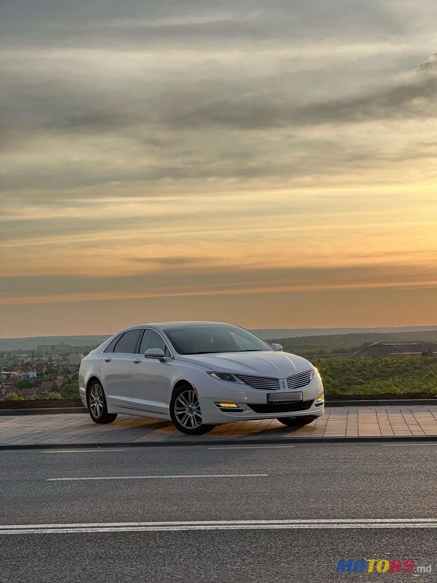 2013' Lincoln MKZ photo #1